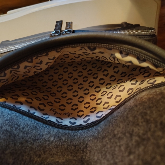 Itzy Ritzy Boss Plus - Picture 6 of 8